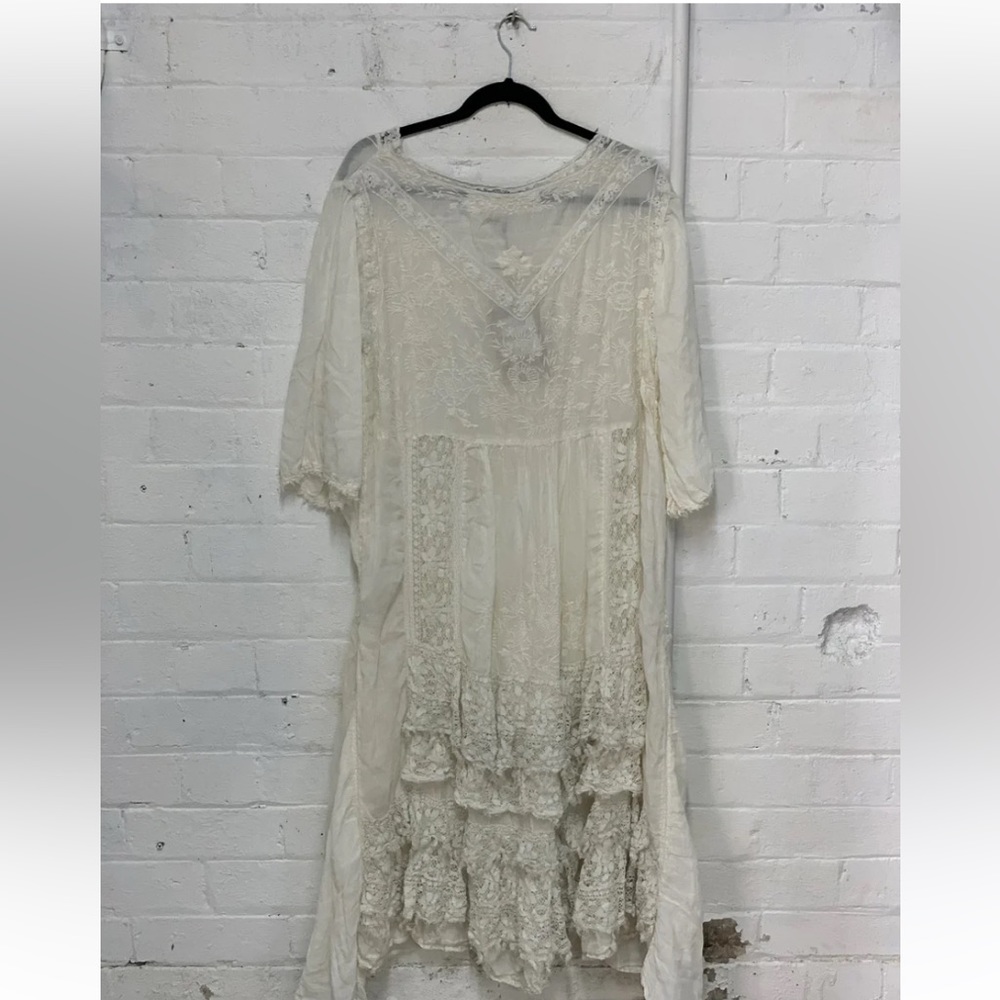 Magnolia Pearl White Linen Embroidered & Lace Dress